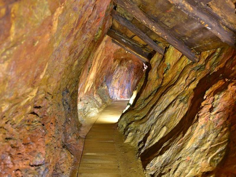 Podziemna trasa turystyczna Kopalnia św. Jan w Krobicy